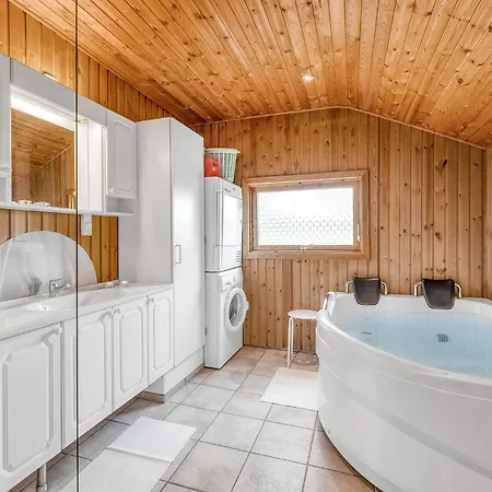3 Bedroom Cozy In Hvide Sande Bjerregard